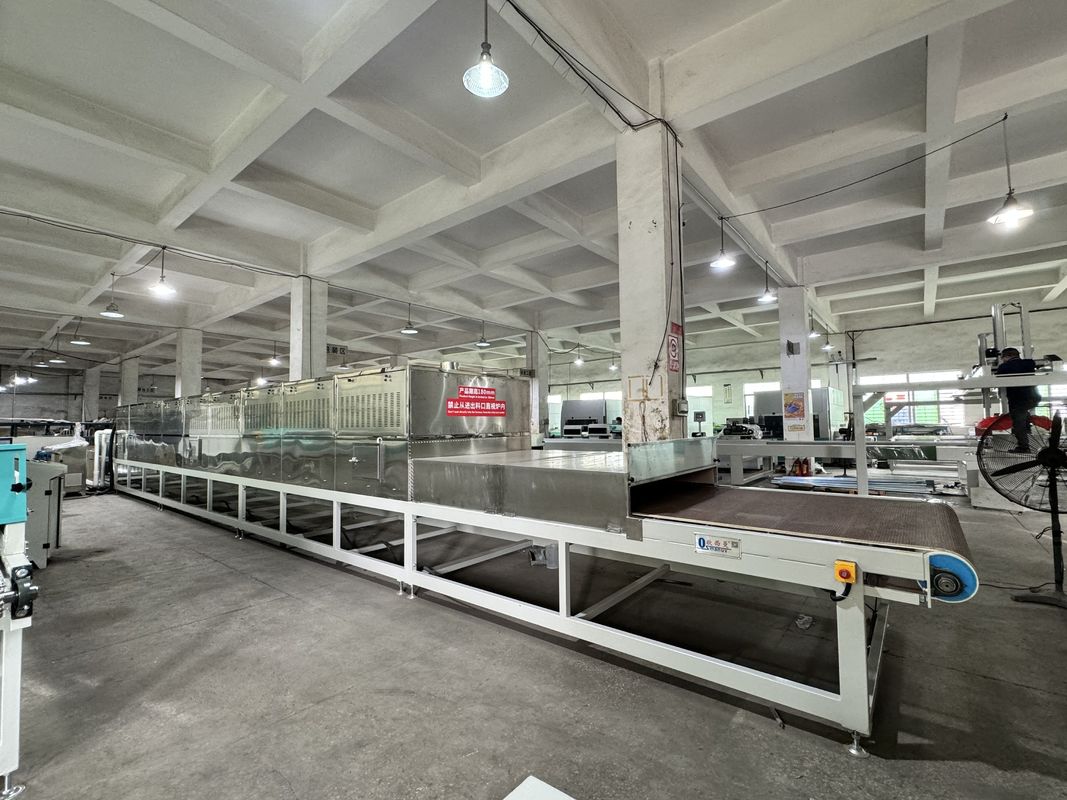 Sustainable Manufacturing Eco-Conscious Design 14 Stage Microwave Drying Machine For Pulp Sea Food